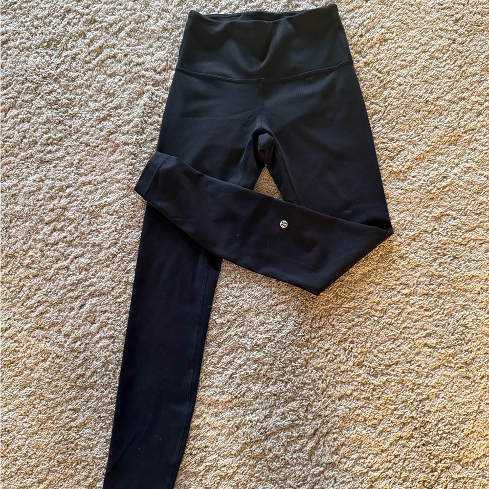 Lululemon Ribbed Wunder Under 28”